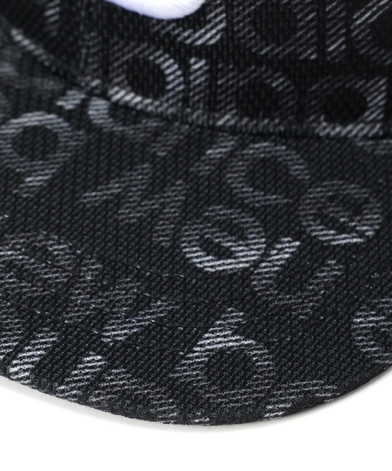 グラデーションボーダーロゴ フラットブリムキャップ (UNISEX)