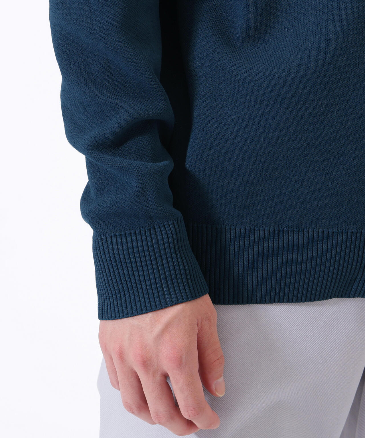 Height: 185cm Chest: 81cm Waist: 68cm Hips: 90cm 着用サイズ:5