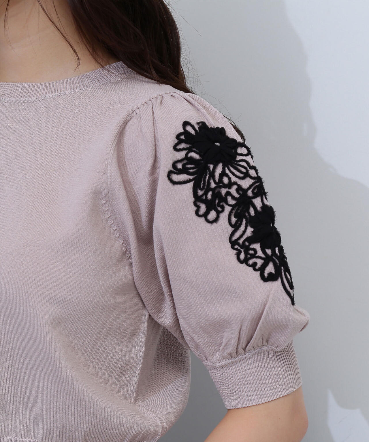 フラワー刺繍パフスリーブニット*
