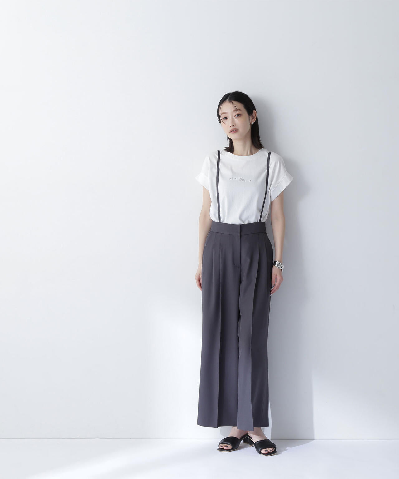 ストラップ付タックワイドパンツ*