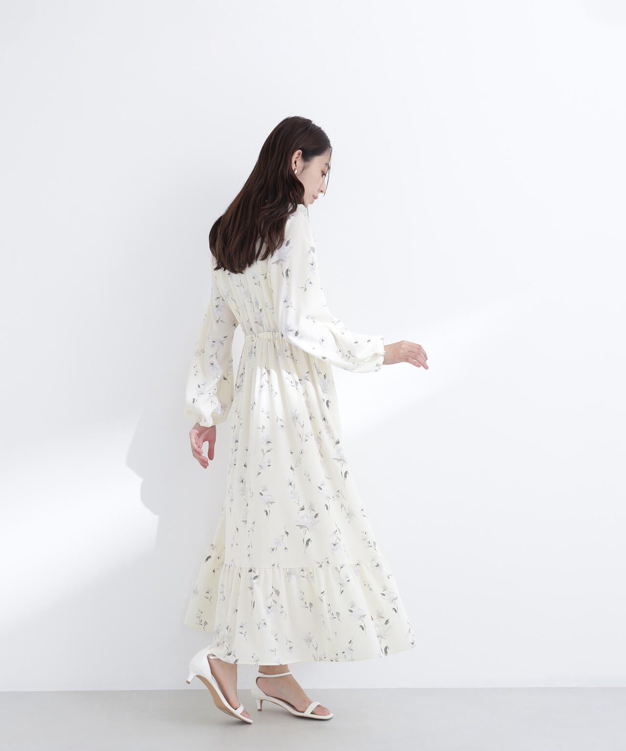 ラッフルフラワープリントワンピース