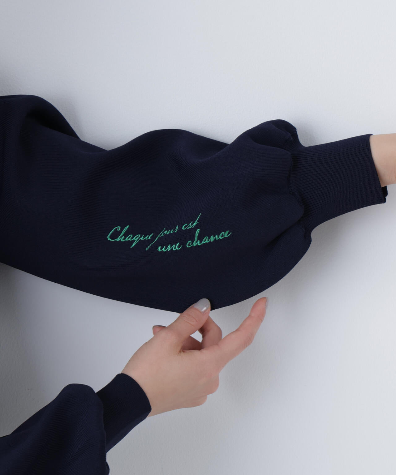 ロゴ刺繍スウェットライクニット