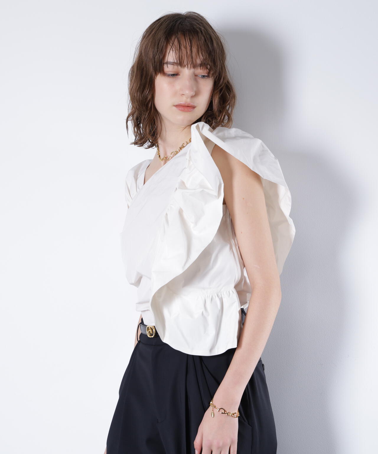 H 177cm B 76cm W 61cm H 89cm 着用サイズ:38