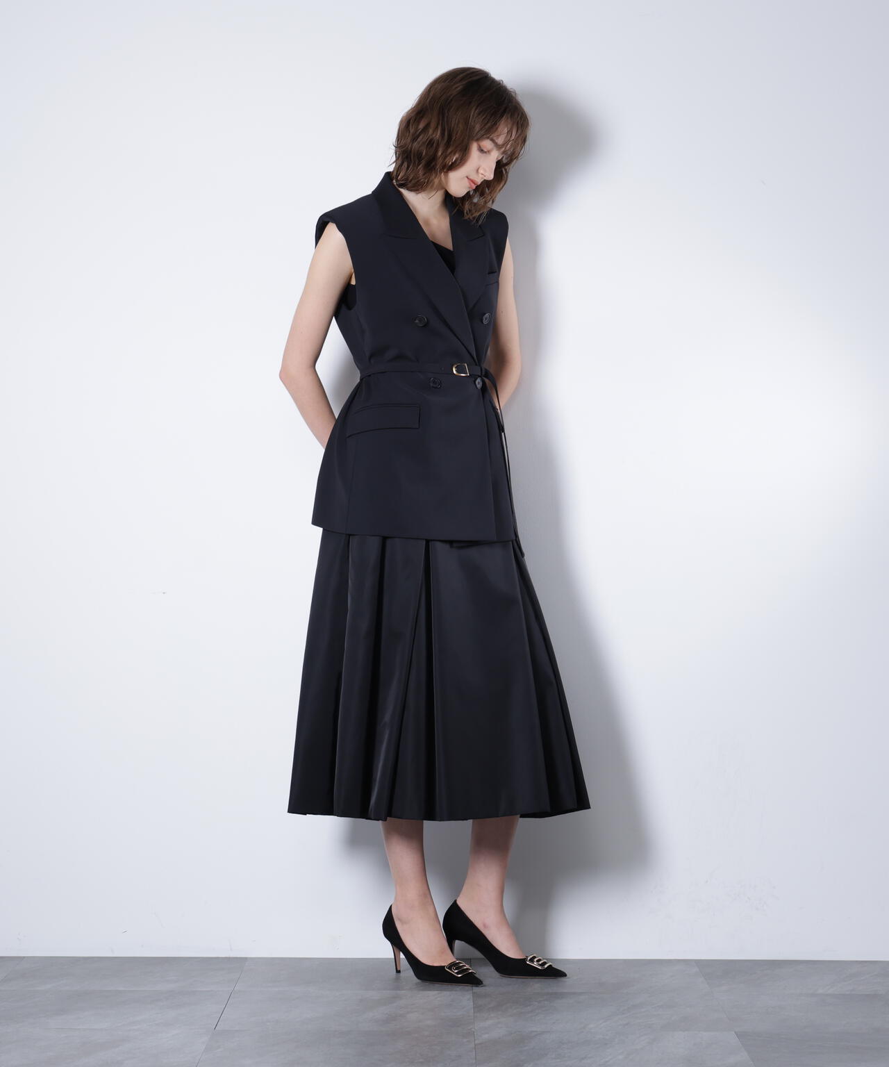 H 177cm B 76cm W 61cm H 89cm 着用サイズ:38