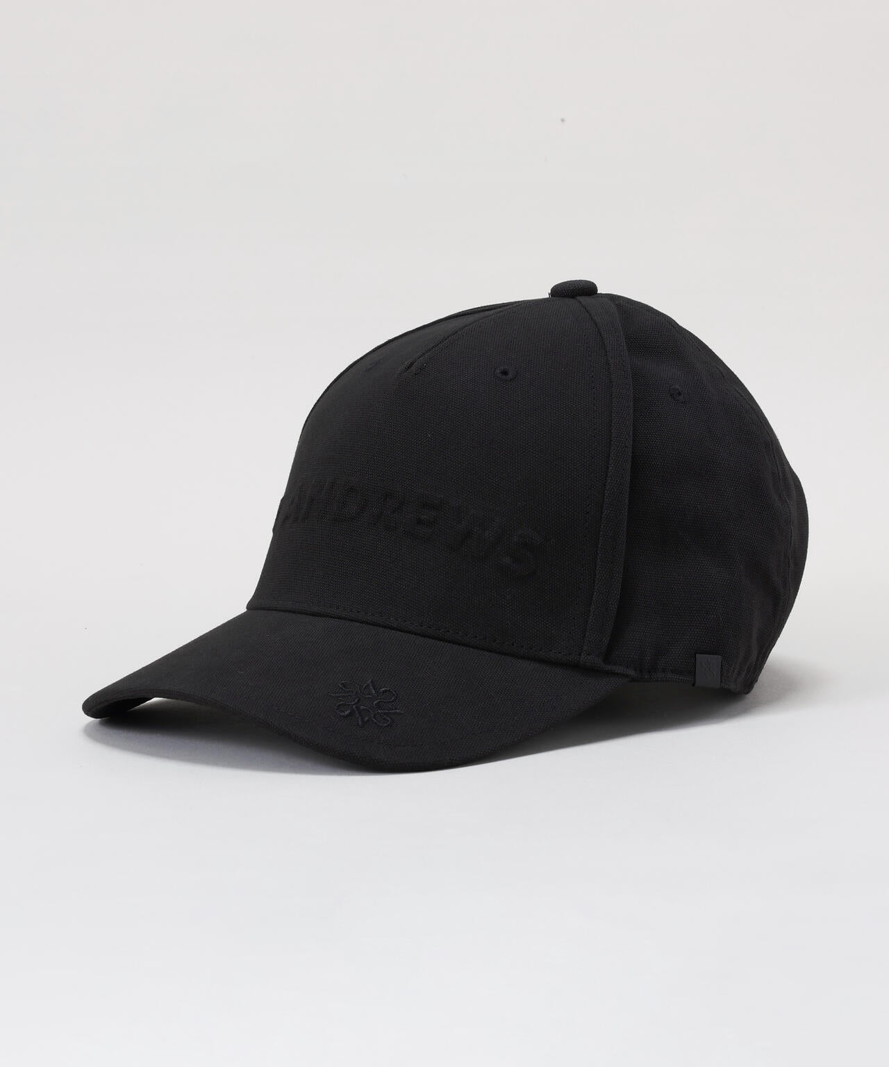 ロゴエンボスキャップ (UNISEX)