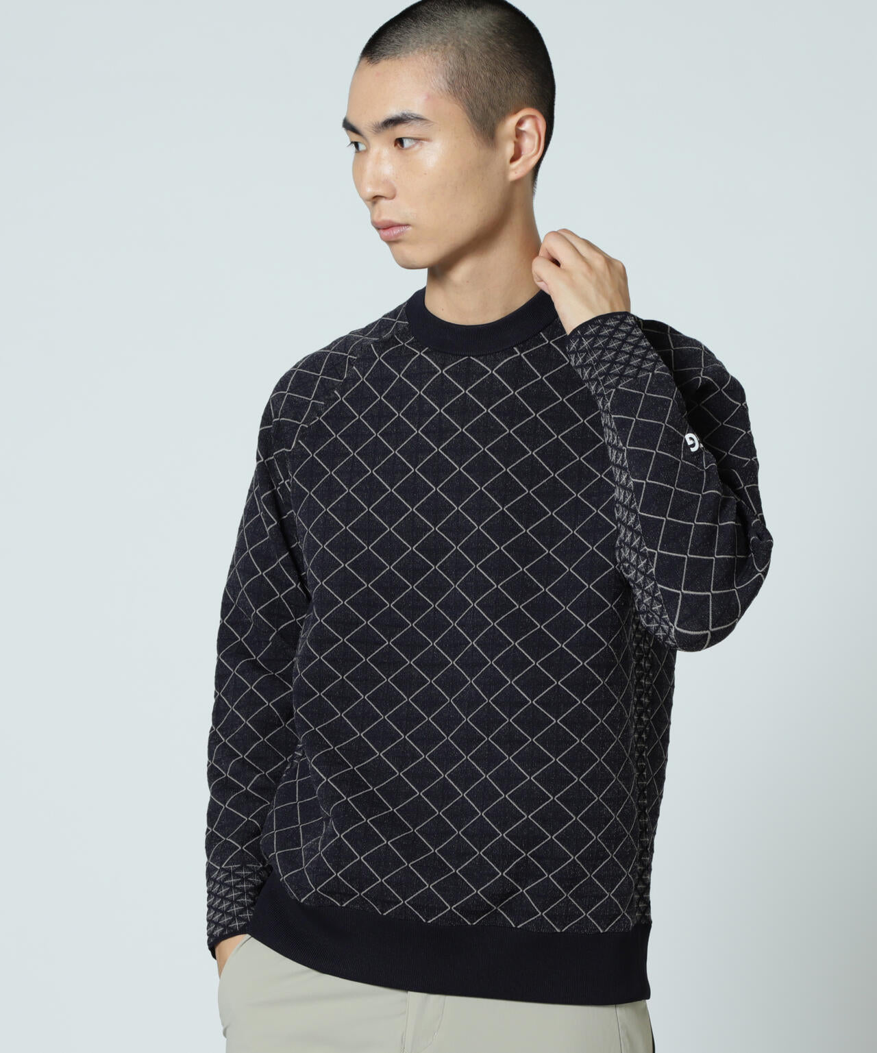 【PGG】【直営店舗&公式オンライン限定】地柄ポリエステルヤーンmm クルーネックニットプルオーバー (MENS)
