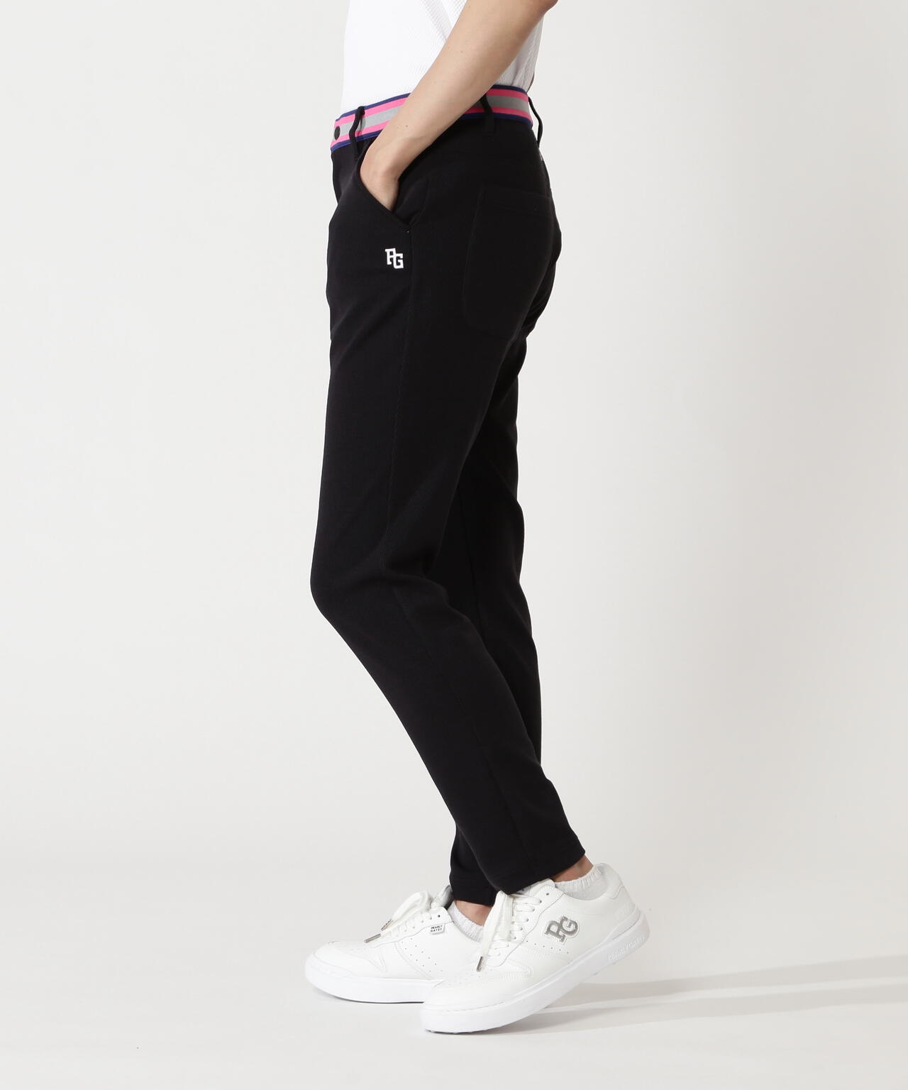 H:182cm/C:93/W:77/H:91 着用サイズ:5