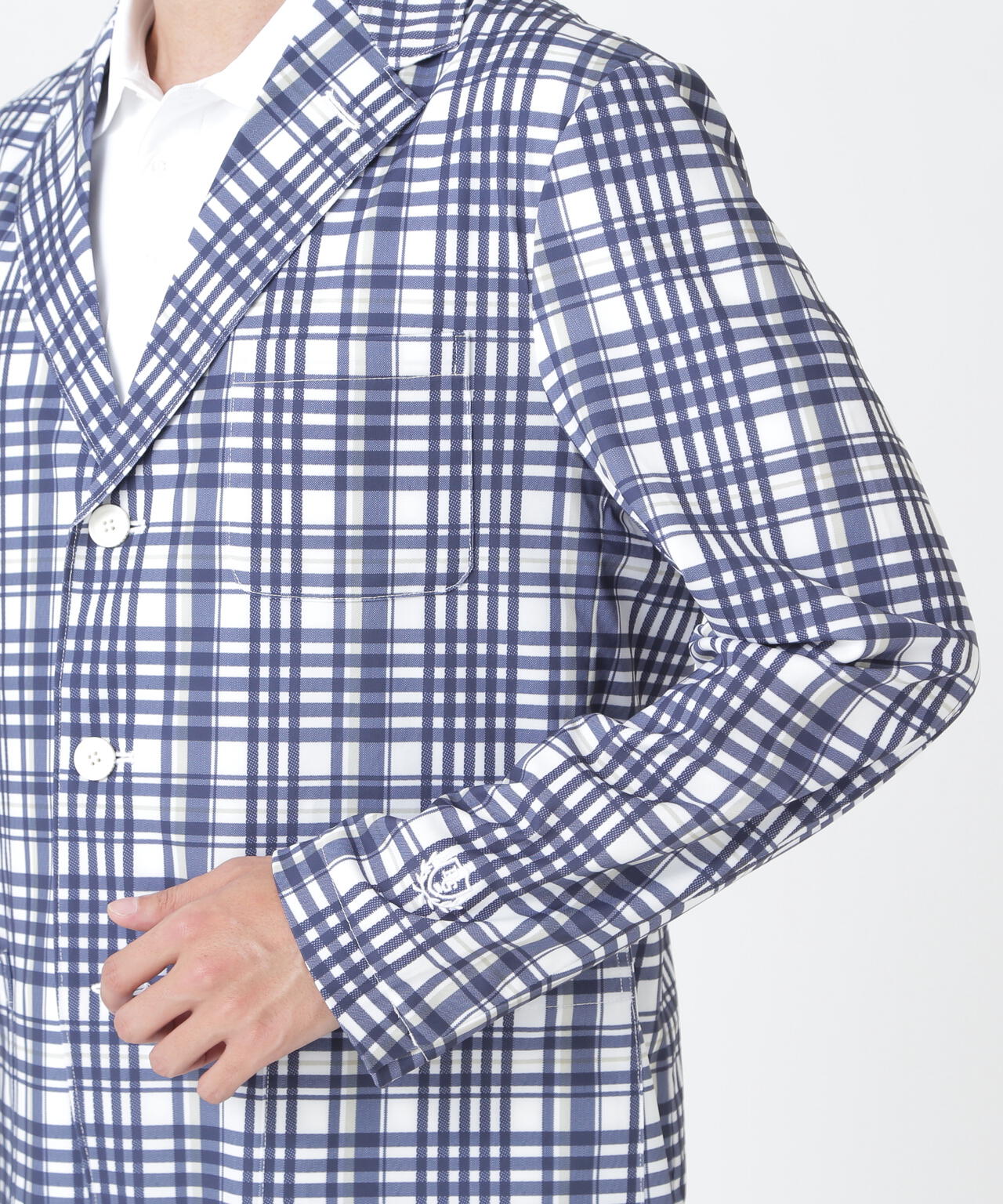 H:182cm/C:93/W:77/H:91 着用サイズ:5