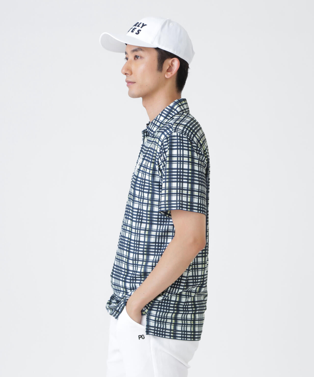 H:182cm/C:93/W:77/H:91 着用サイズ:5