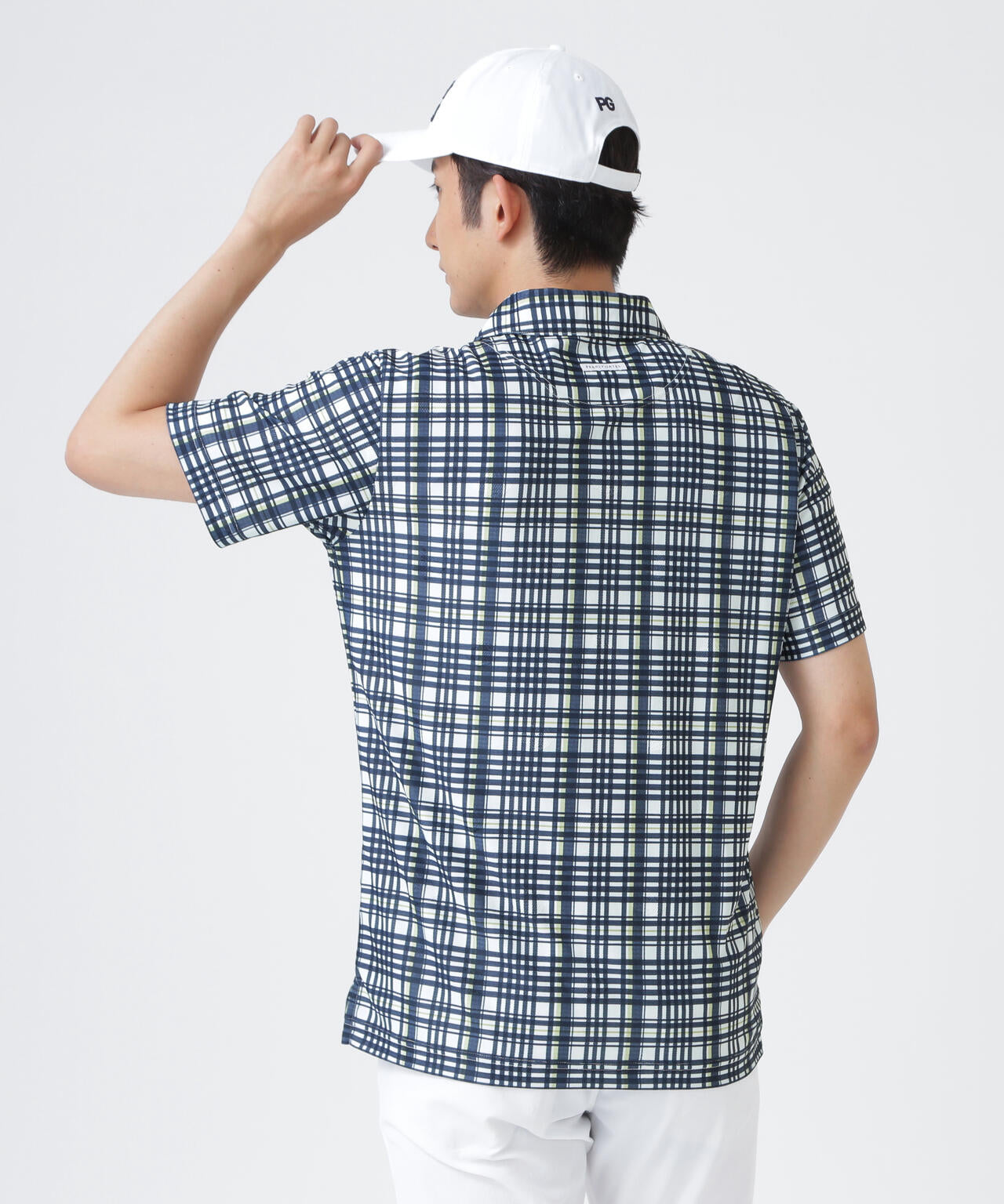 H:182cm/C:93/W:77/H:91 着用サイズ:5