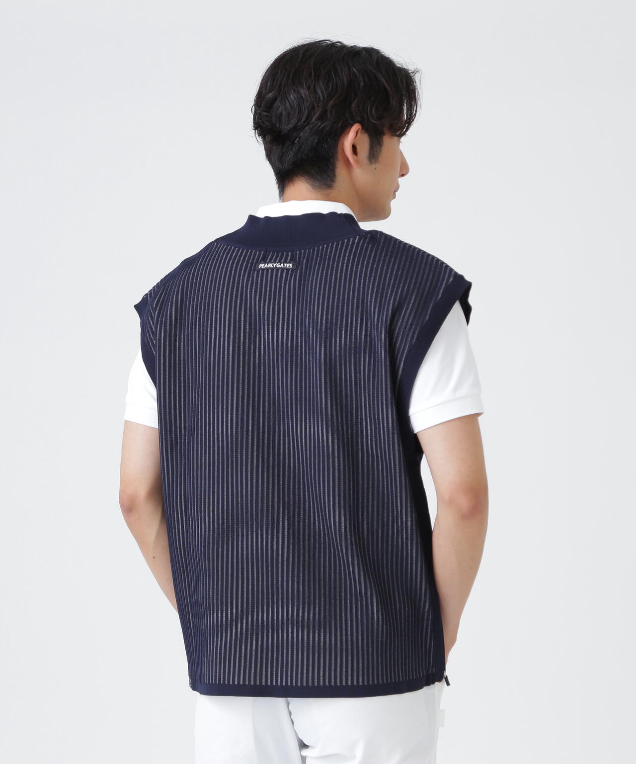 H:182cm/C:93/W:77/H:91 着用サイズ:5