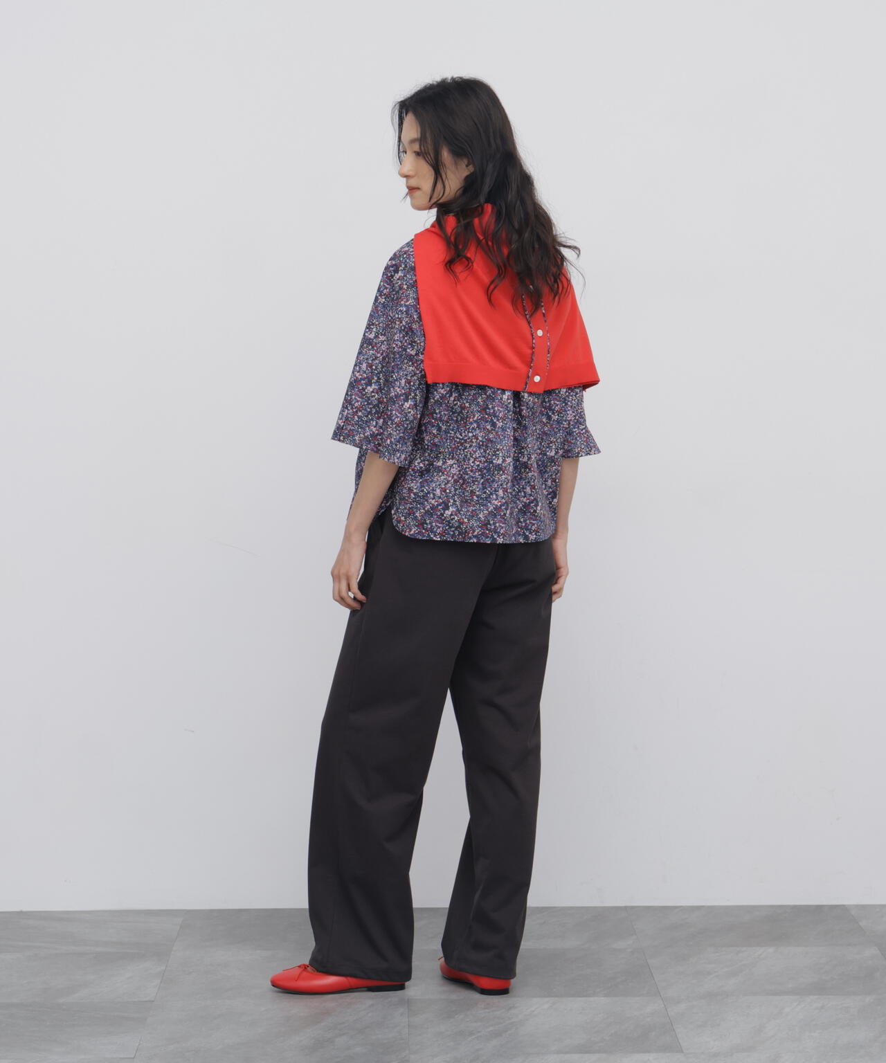 165cm/B:77cm/W:57cm/H:79cm 着用サイズ:M