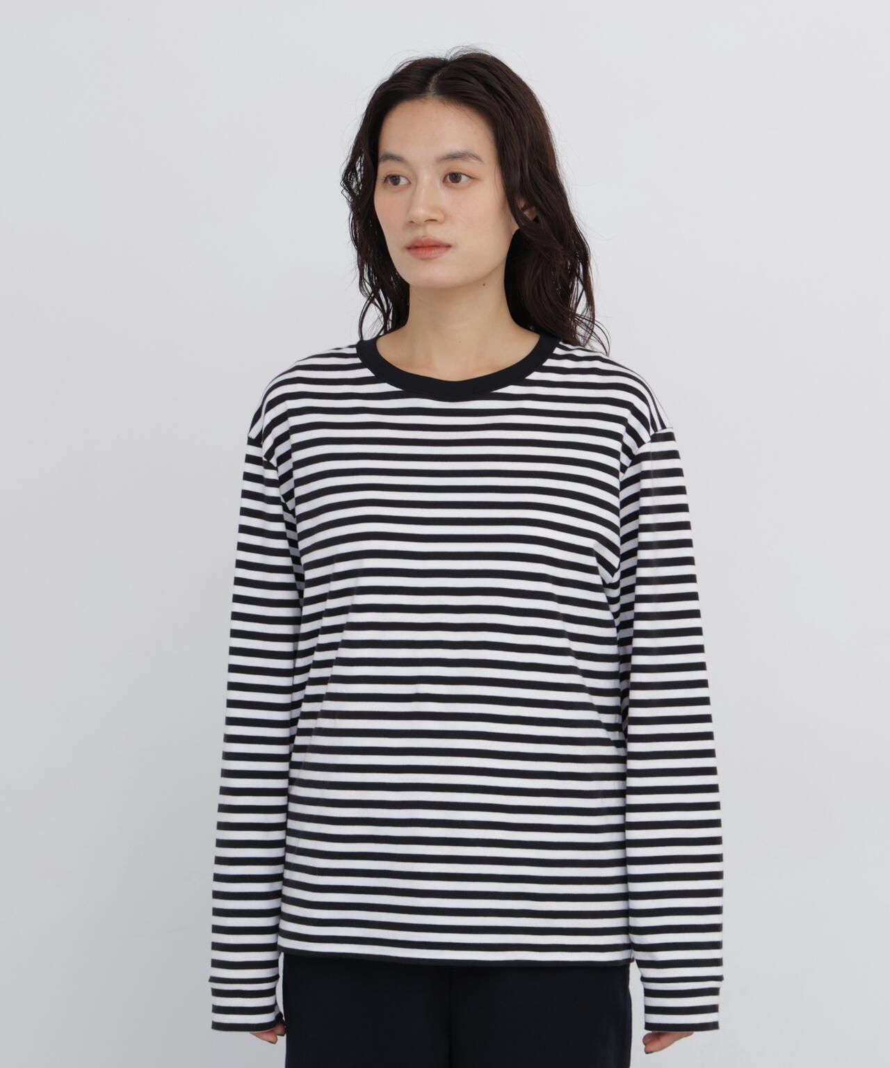 165cm/B:77cm/W:57cm/H:79cm 着用サイズ:M