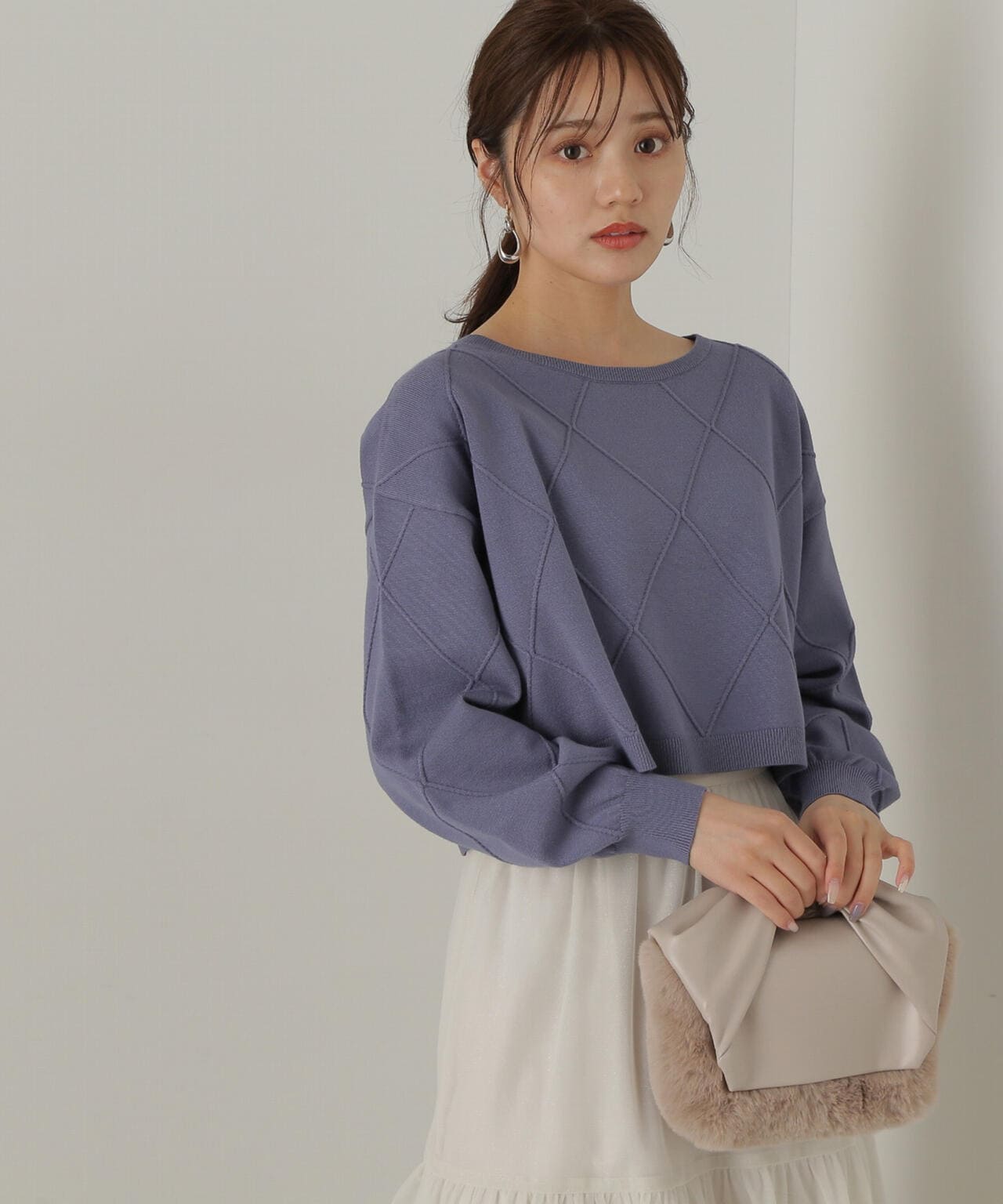 ダイヤ柄ショート丈ニット