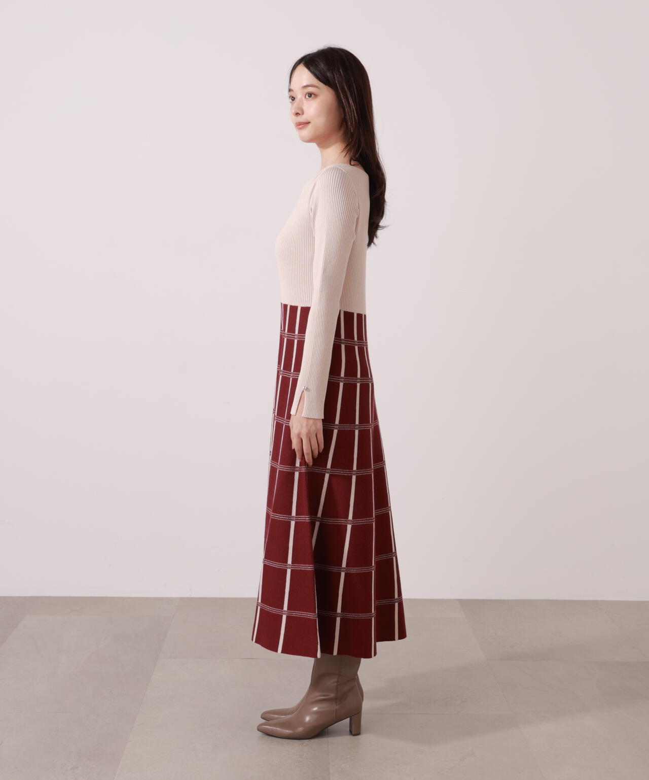チェック柄ジャガードニットワンピース【ボルドー:official site限定】
