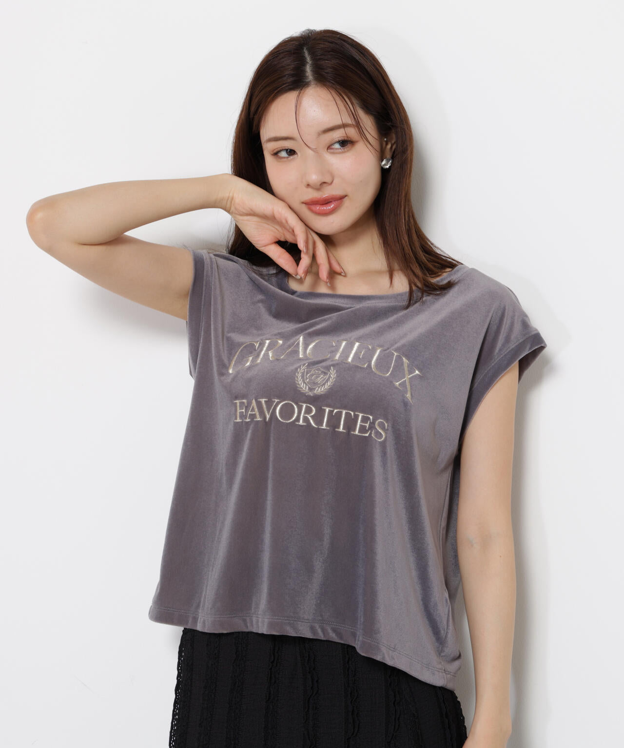 <ハンドウォッシャブル>シアーベロア刺繍Tシャツ