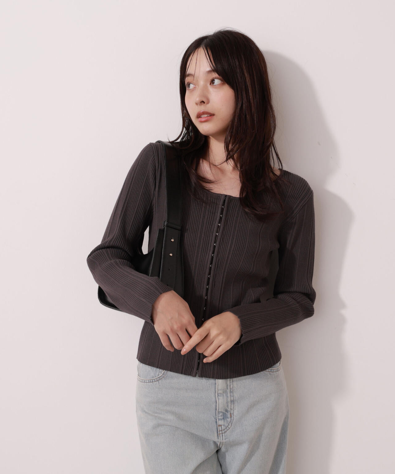 <ウォッシャブル>フロントホックニット