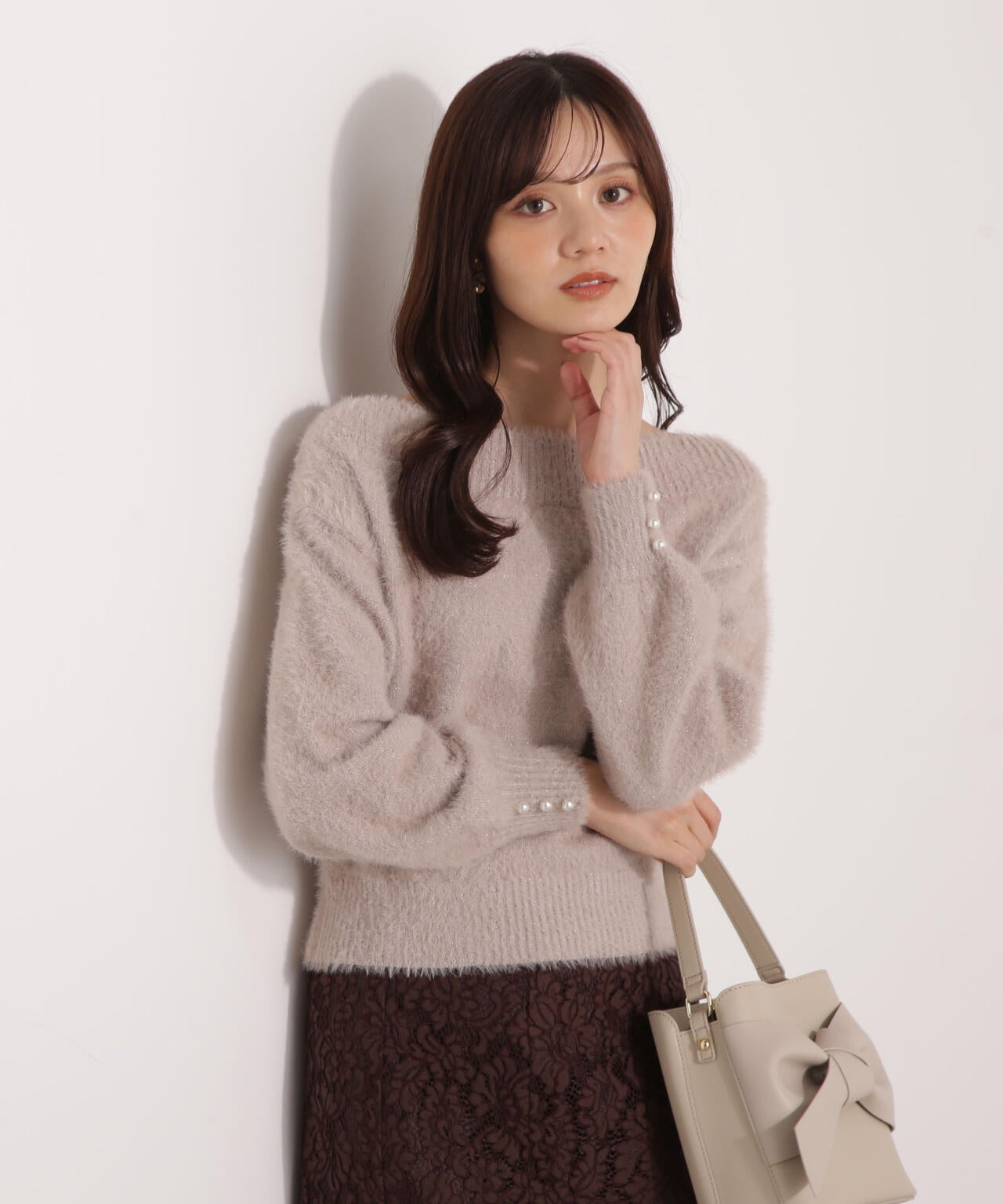 【加藤栞さん着用】ミニシャギーオフショルニット【ネイビー:WEB・一部店舗限定】
