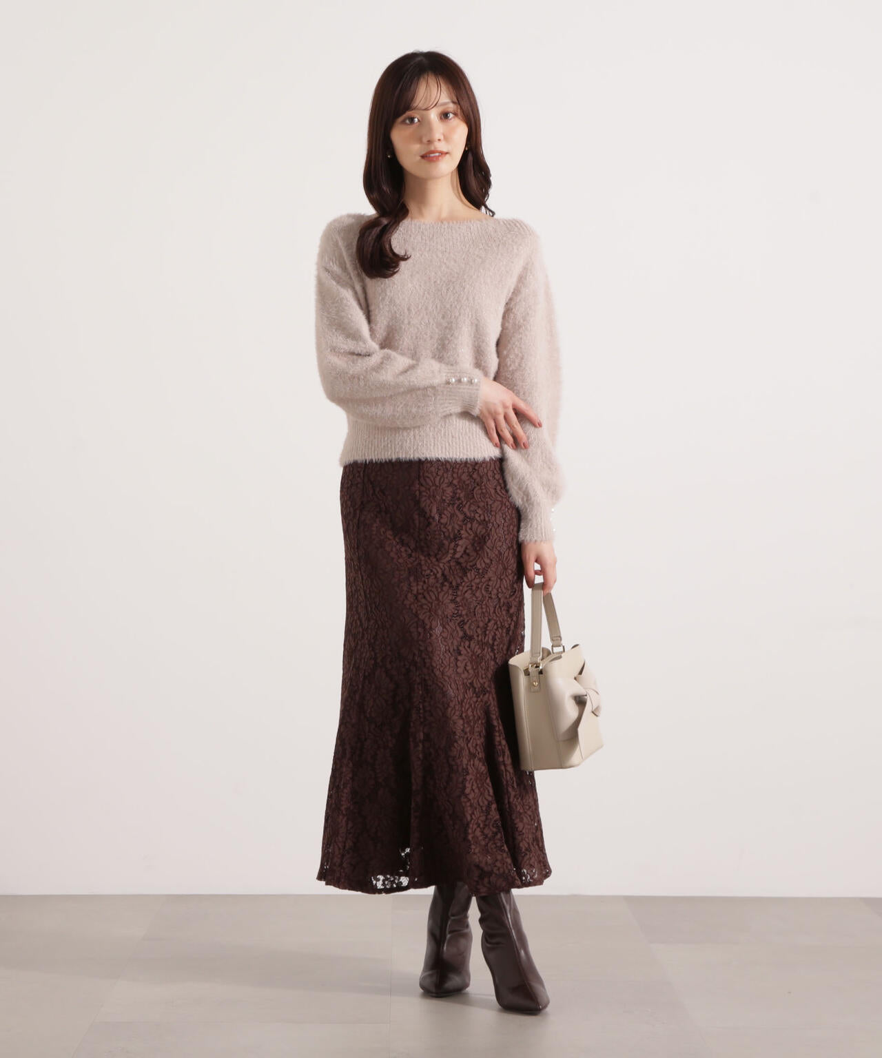 【加藤栞さん着用】ミニシャギーオフショルニット【ネイビー:WEB・一部店舗限定】