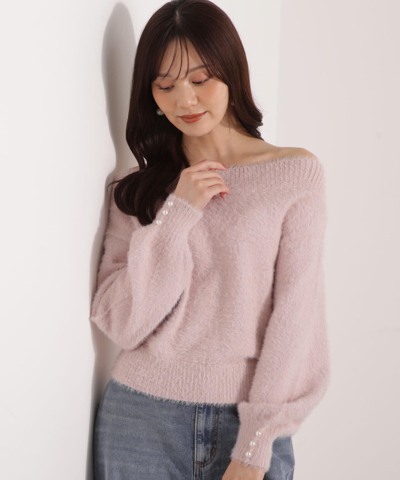 【加藤栞さん着用】ミニシャギーオフショルニット【ネイビー:WEB・一部店舗限定】