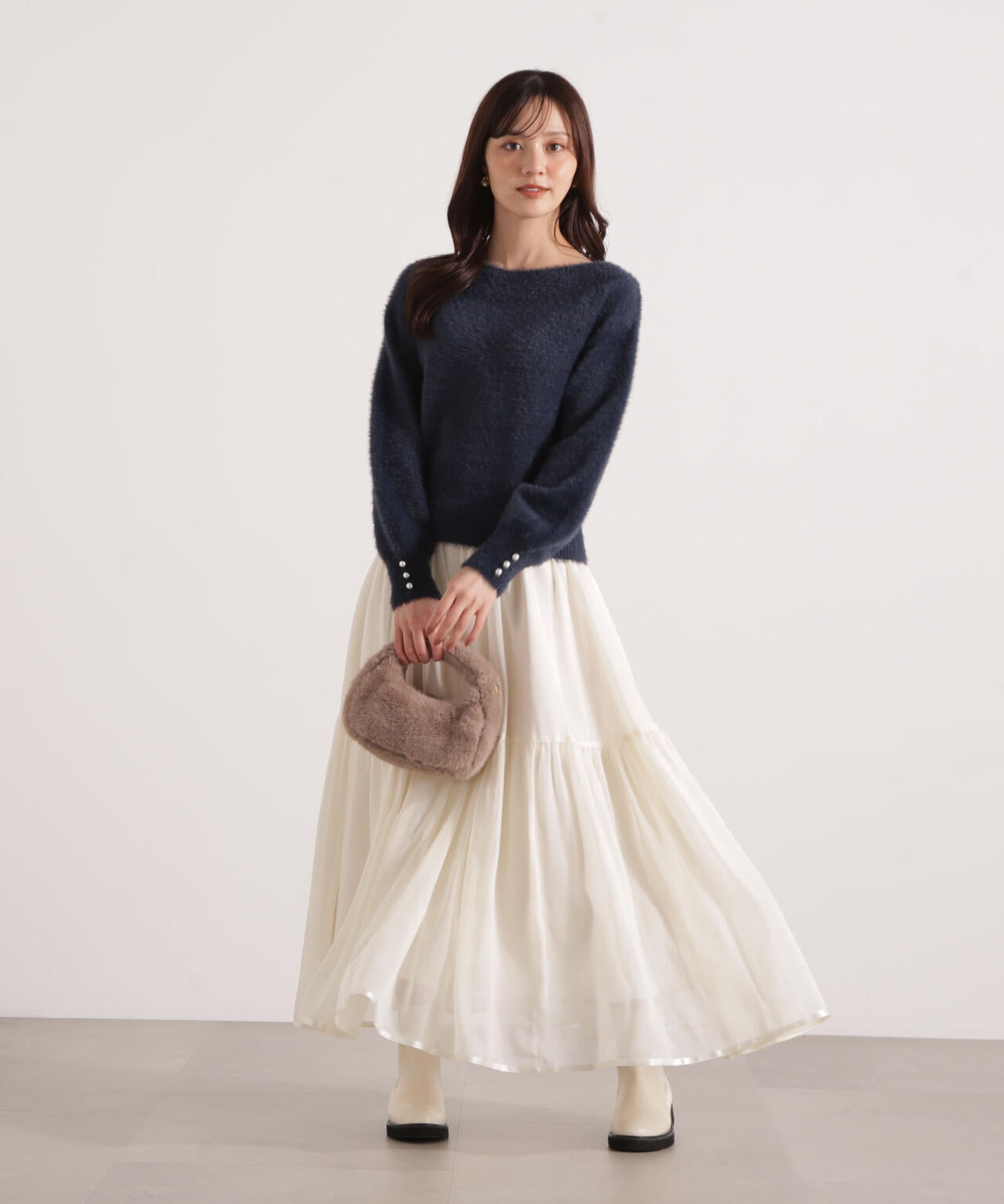 【加藤栞さん着用】ミニシャギーオフショルニット【ネイビー:WEB・一部店舗限定】