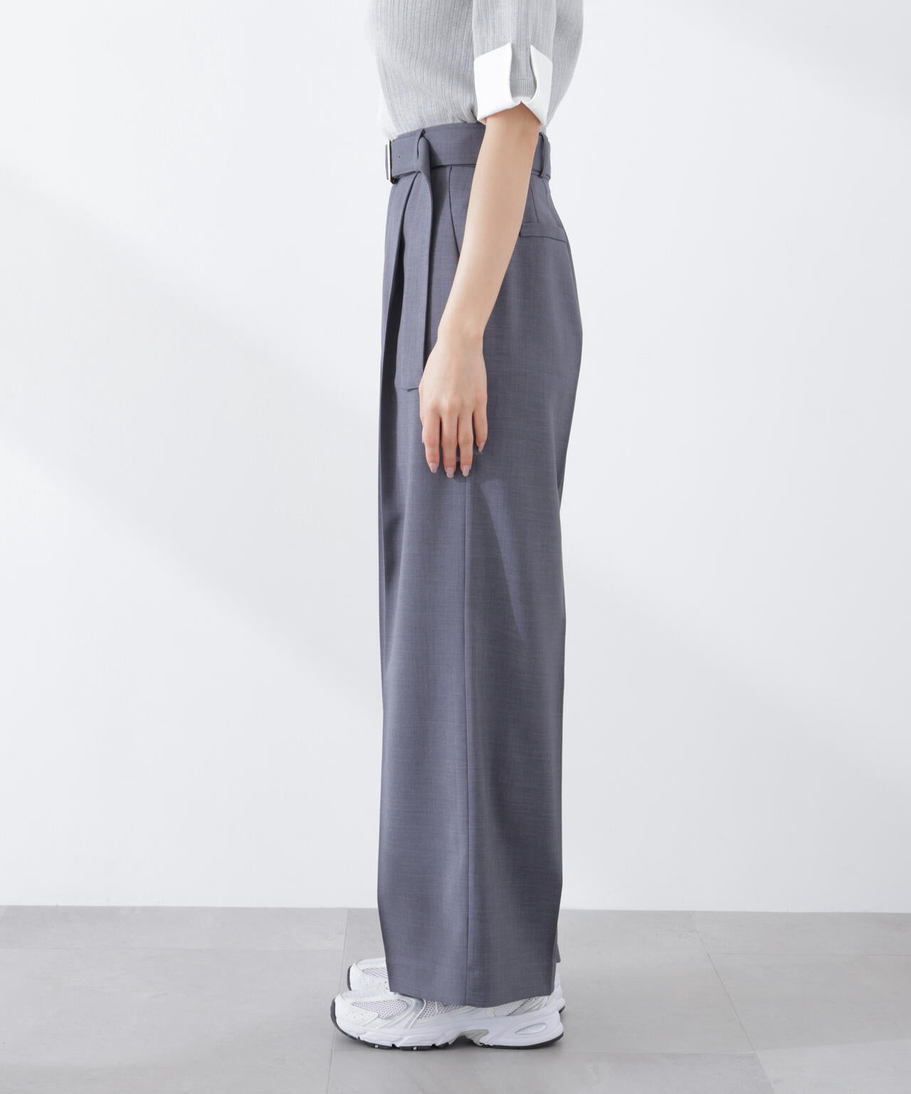 <ウォッシャブル>ベルト付きタックワイドパンツ