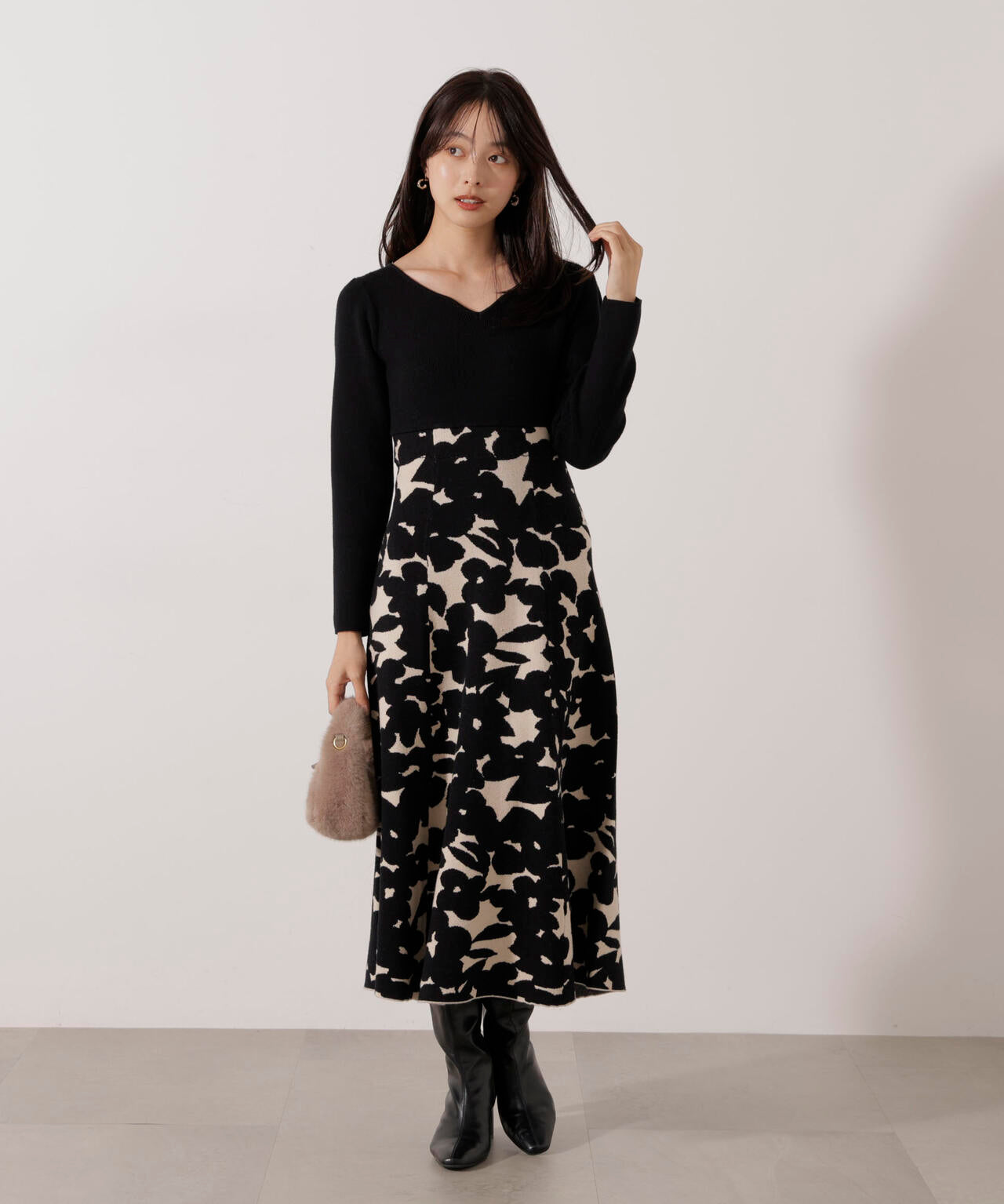 <加藤栞さん着用>ジャガードフラワーニットワンピース
