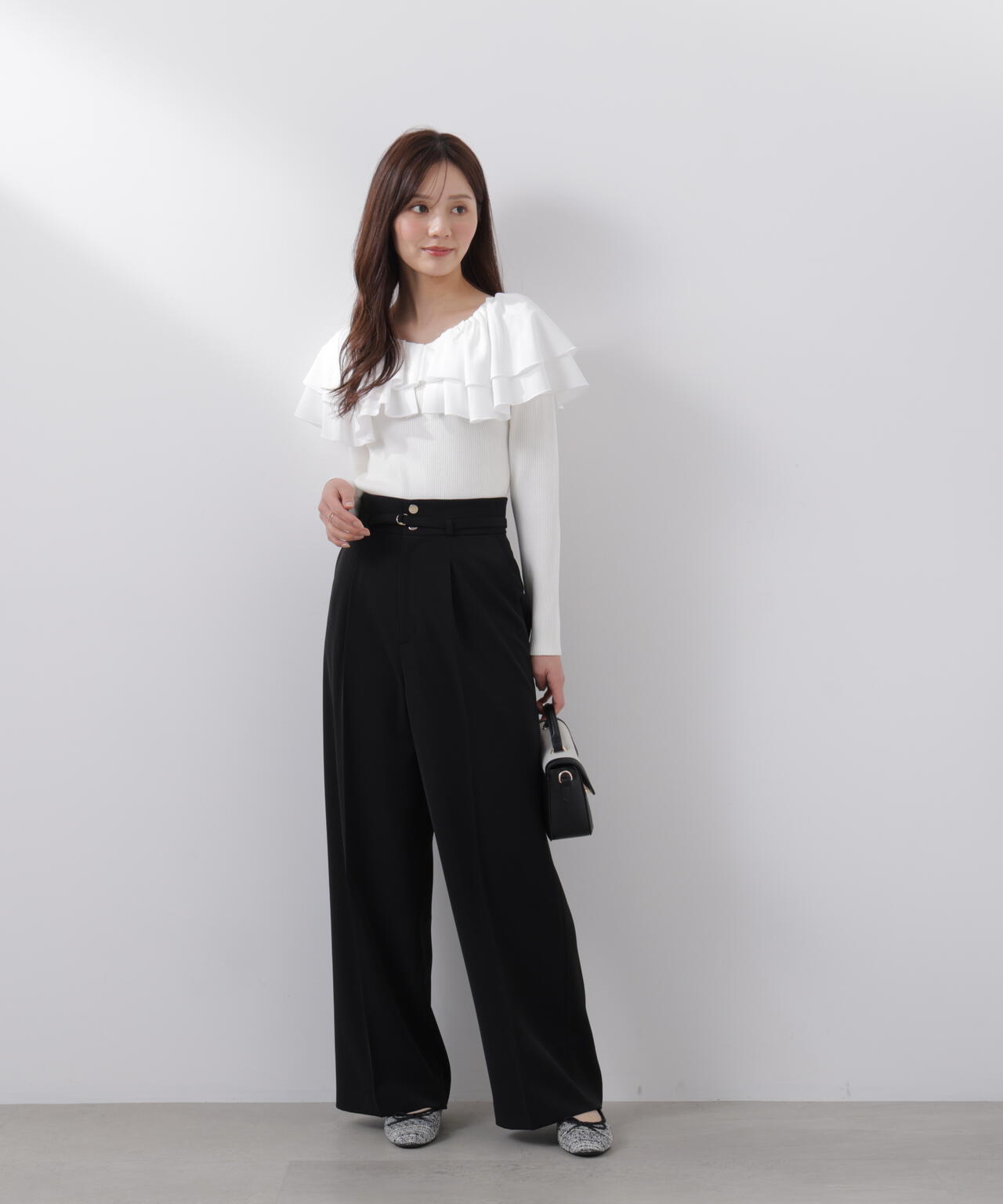 ボリュームラッフルニット【ピンク×ピンク:official site・一部店舗限定】
