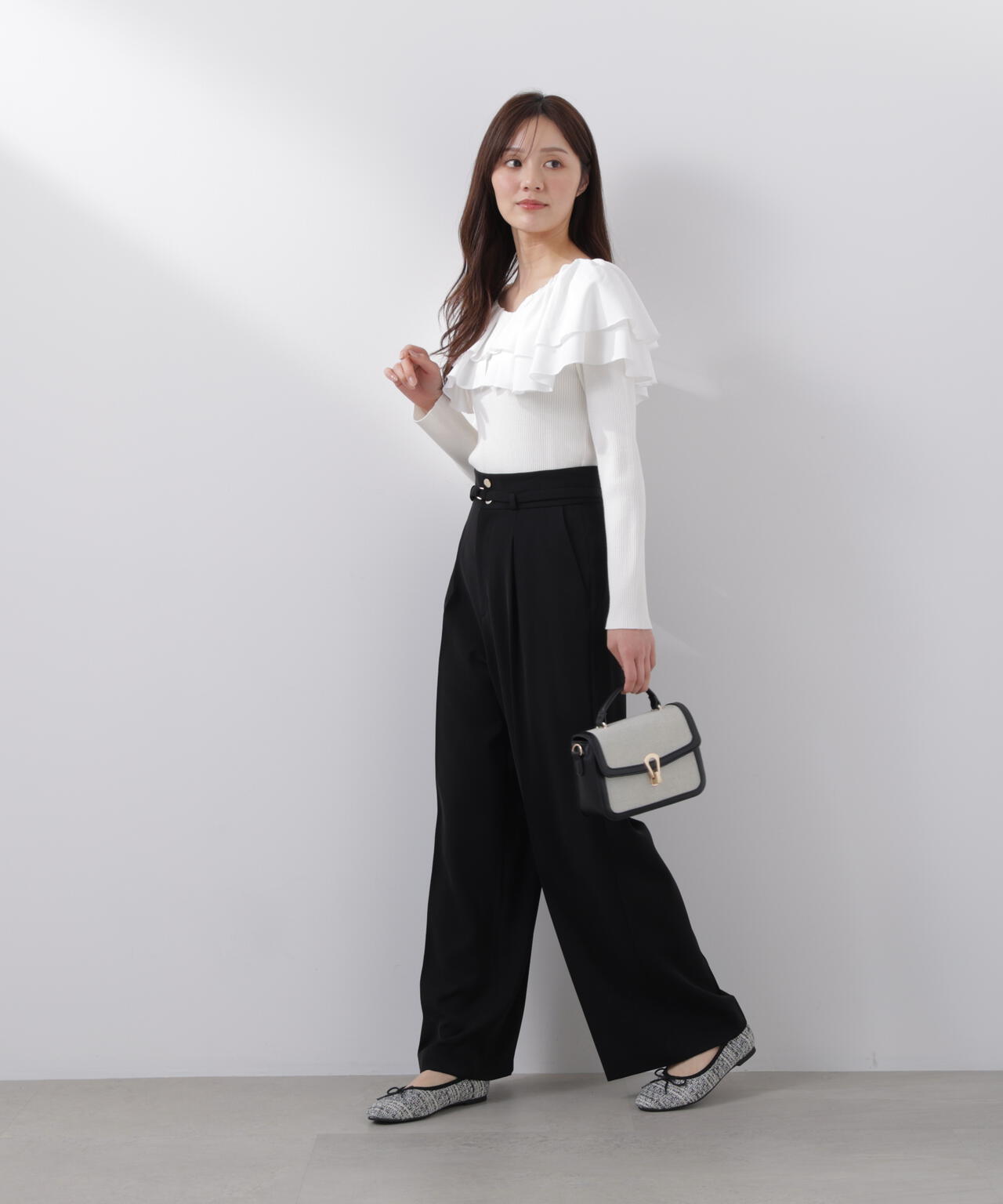 ボリュームラッフルニット【ピンク×ピンク:official site・一部店舗限定】