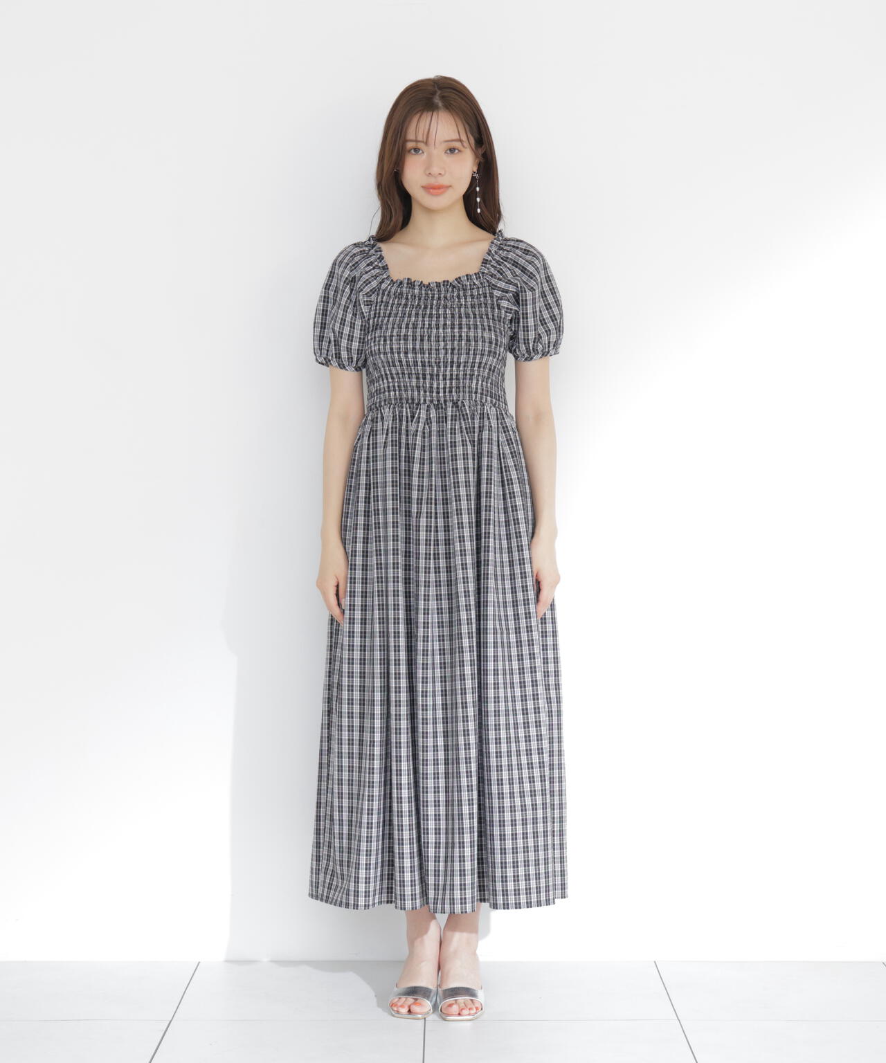 チェック柄シャーリングワンピース