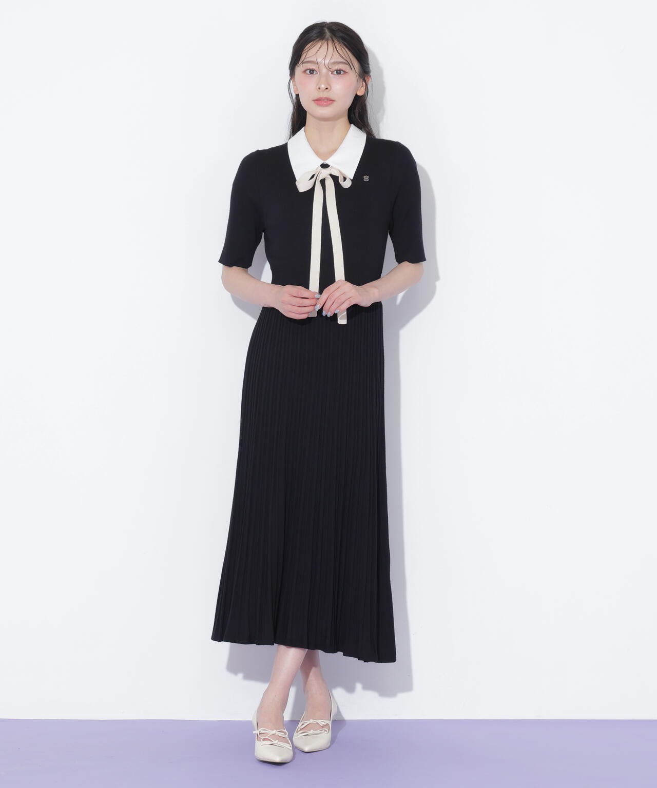襟付きプリーツニットワンピース