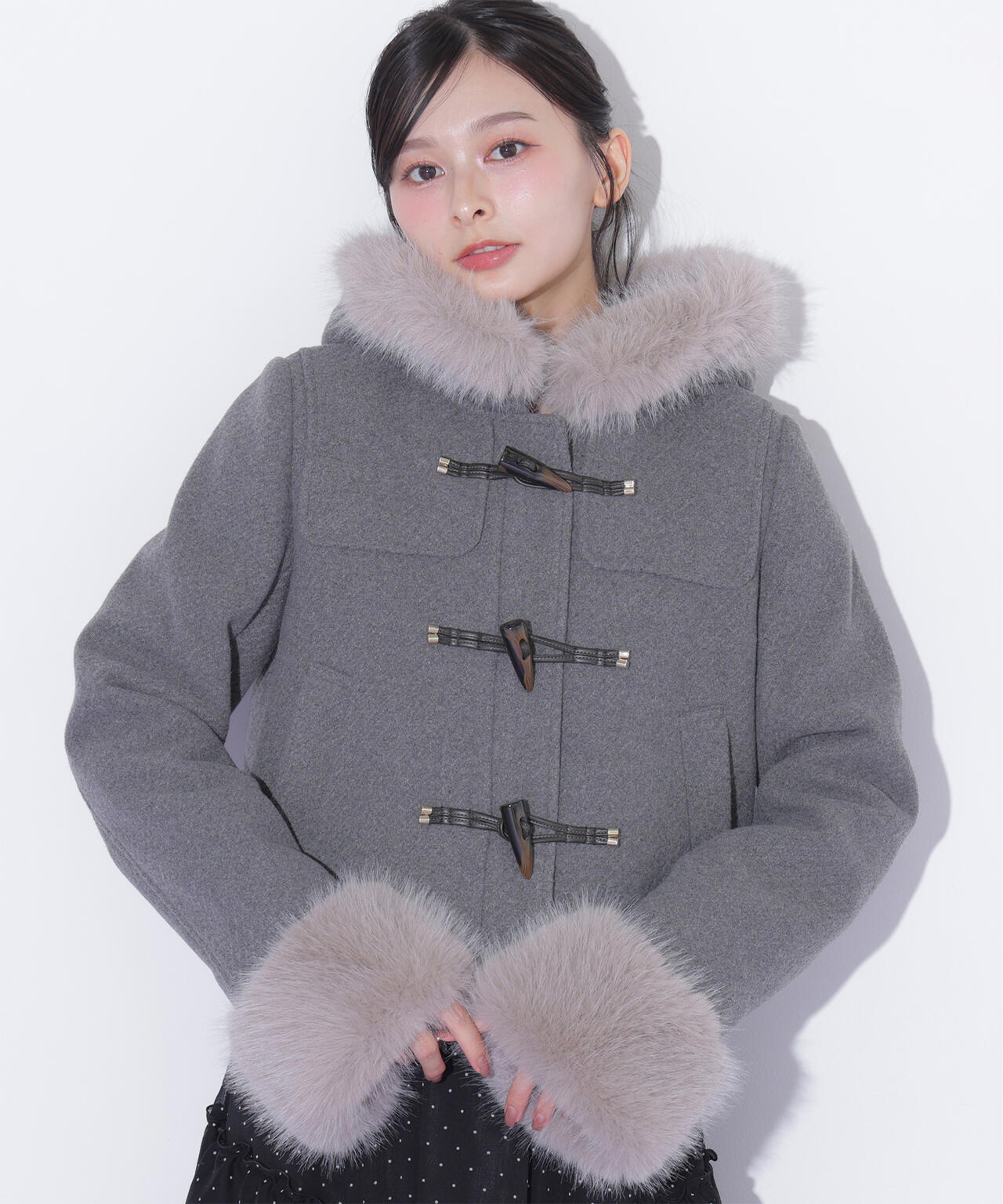 フェイクファー付きショートダッフルコート
