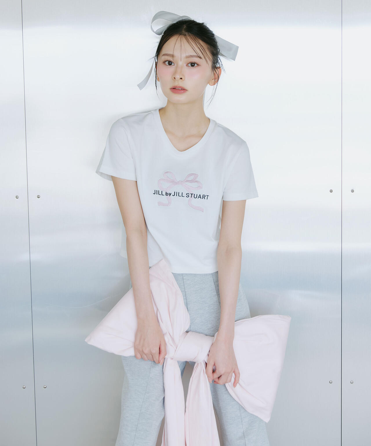 〈RIBBONシリーズ〉フロントロゴTシャツ