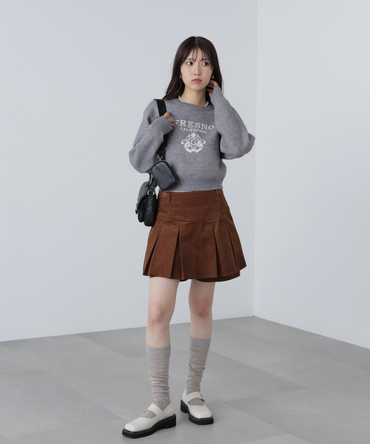 プリーツショートパンツ