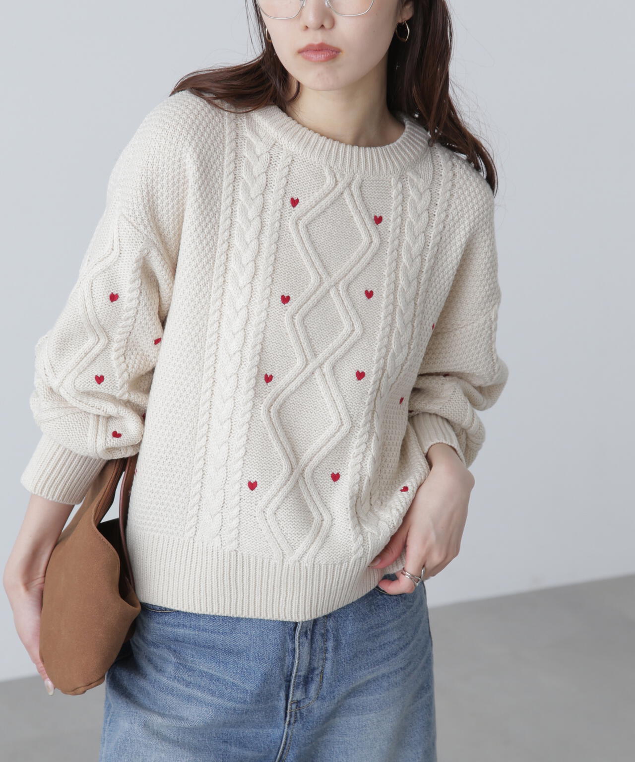 ハート刺繍ケーブルニット