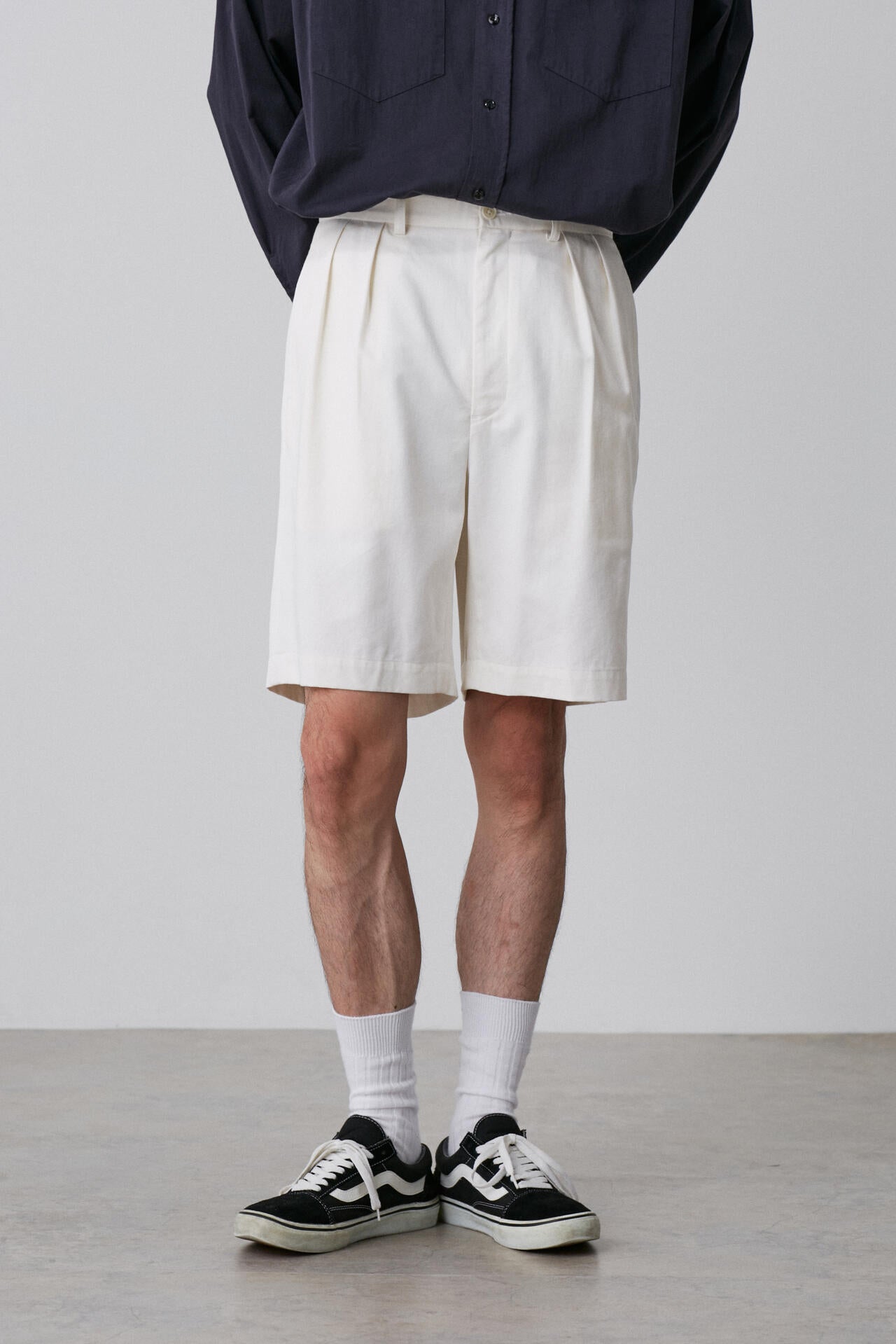 Y / ORGANIC COTTON TENCEL CHINO SHORTS