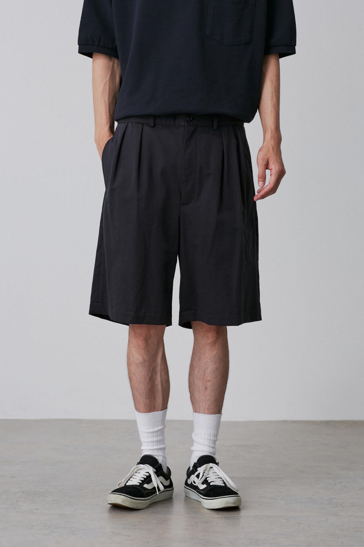 Y / ORGANIC COTTON TENCEL CHINO SHORTS