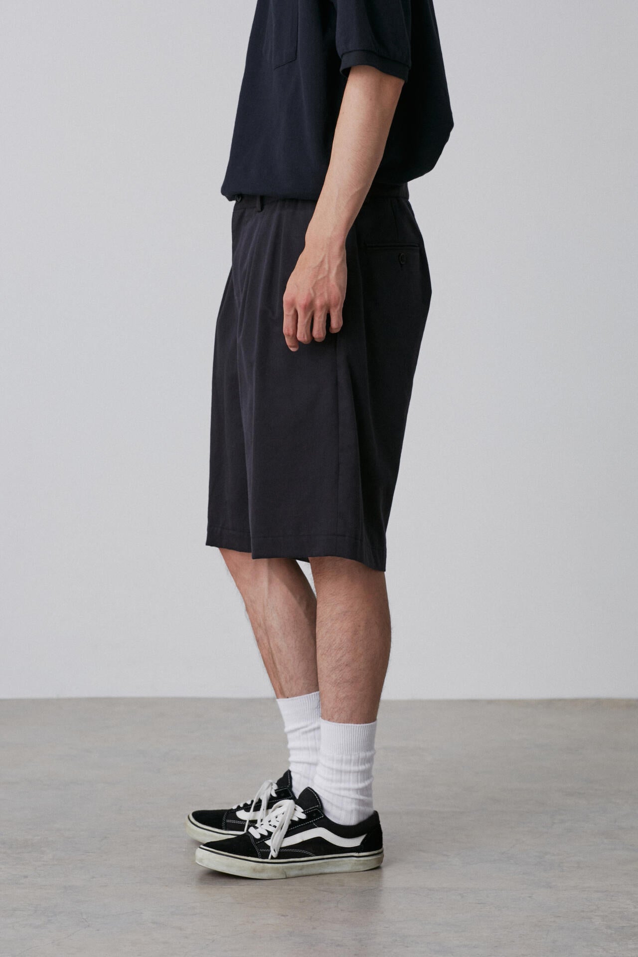 Y / ORGANIC COTTON TENCEL CHINO SHORTS
