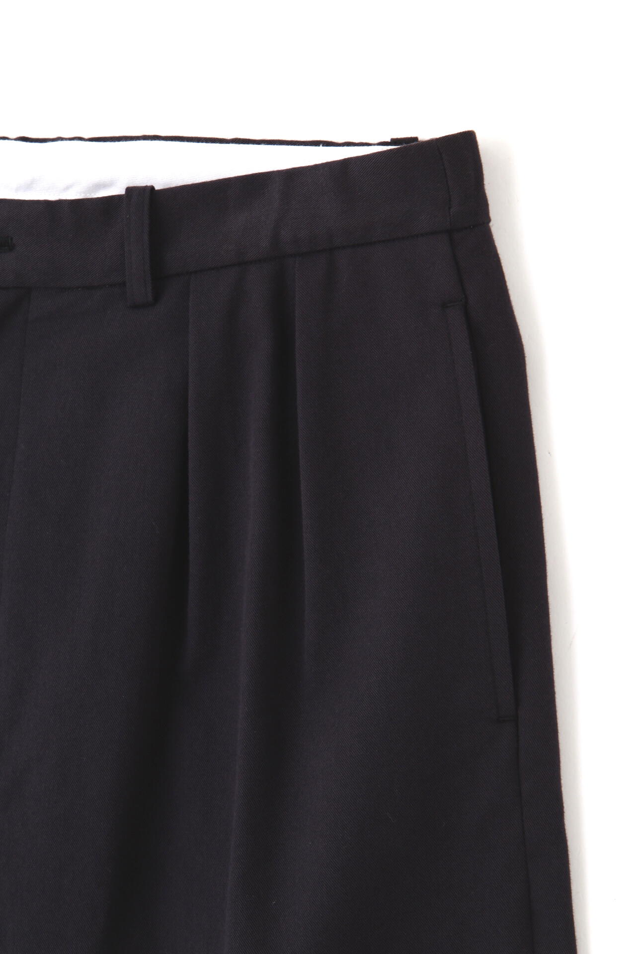 Y / ORGANIC COTTON TENCEL CHINO SHORTS