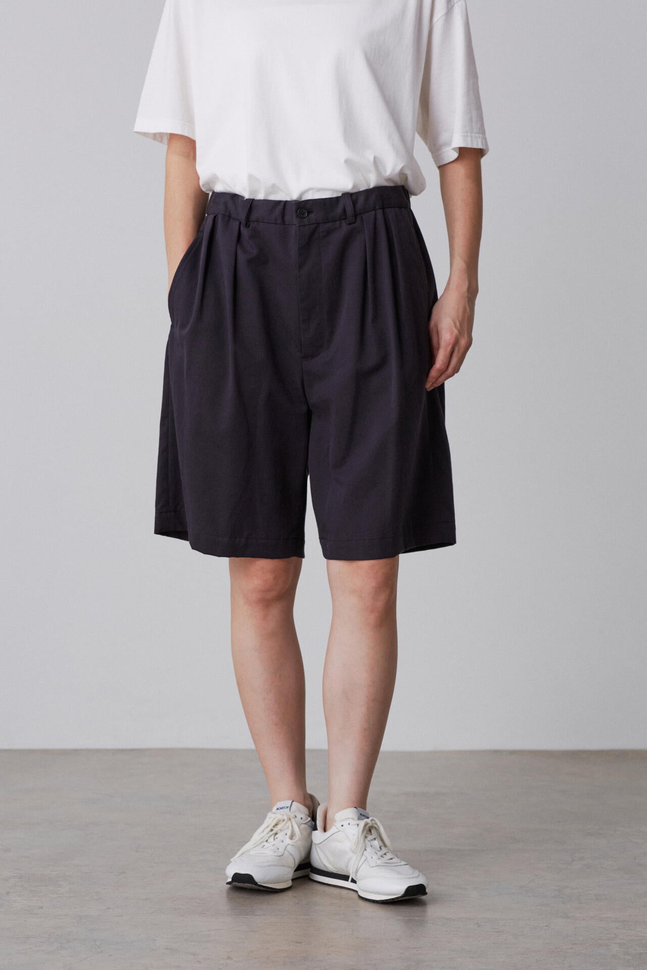 Y / ORGANIC COTTON TENCEL CHINO SHORTS