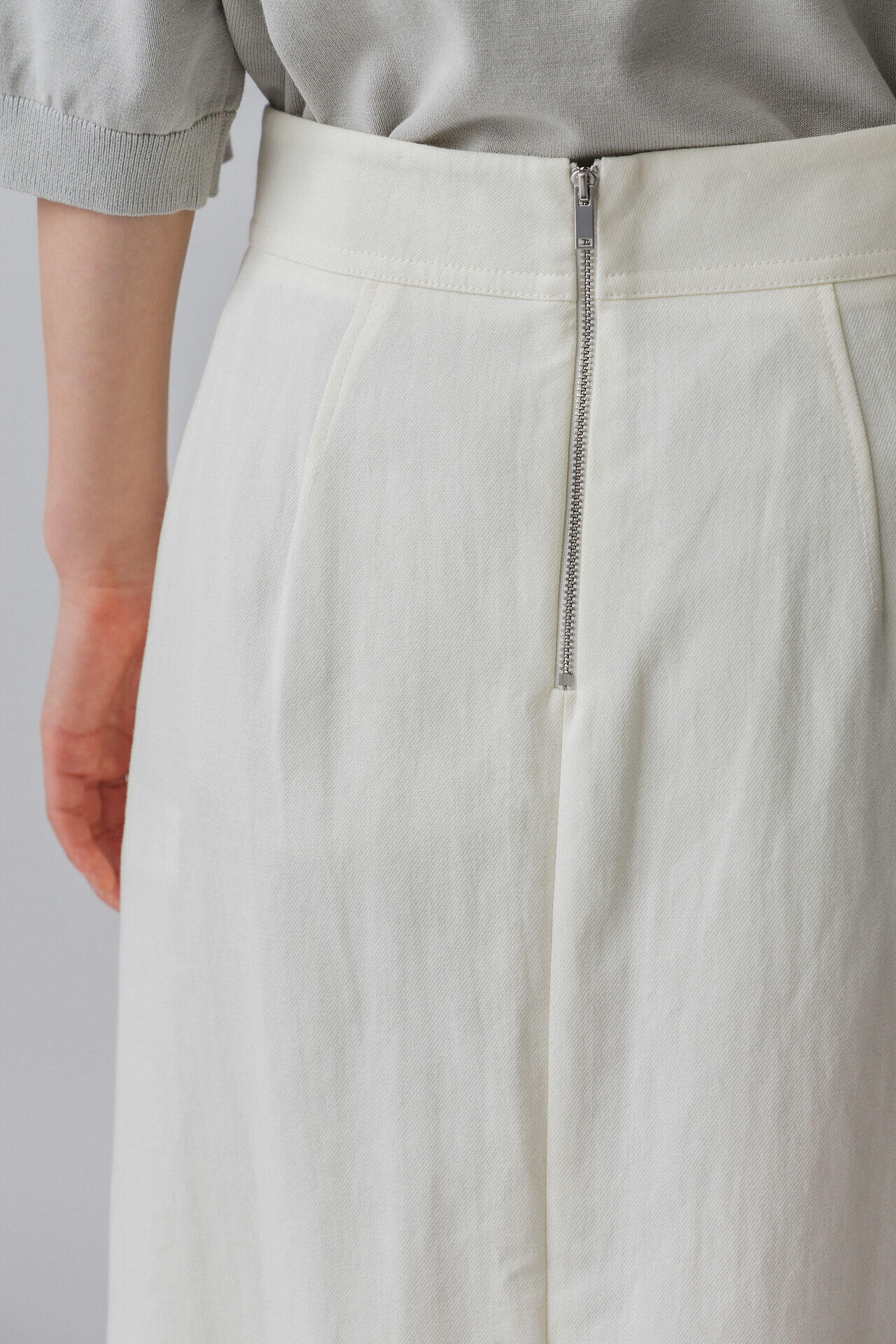 STUDIO NICHOLSON / DRY COTTON NYLON TAILORED PATCH POCKET SKIRT
