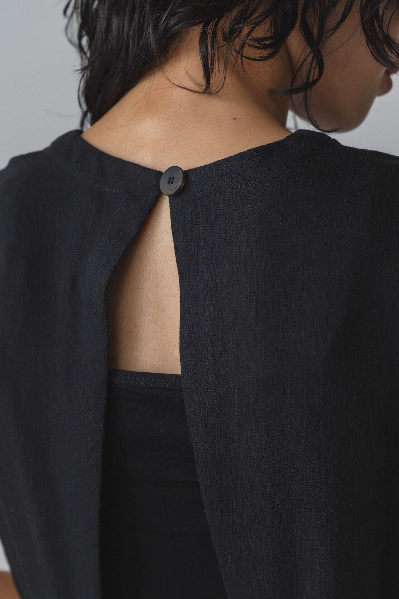 STUDIO NICHOLSON / VISCOSE LINEN TWILL DRAPED DRESS