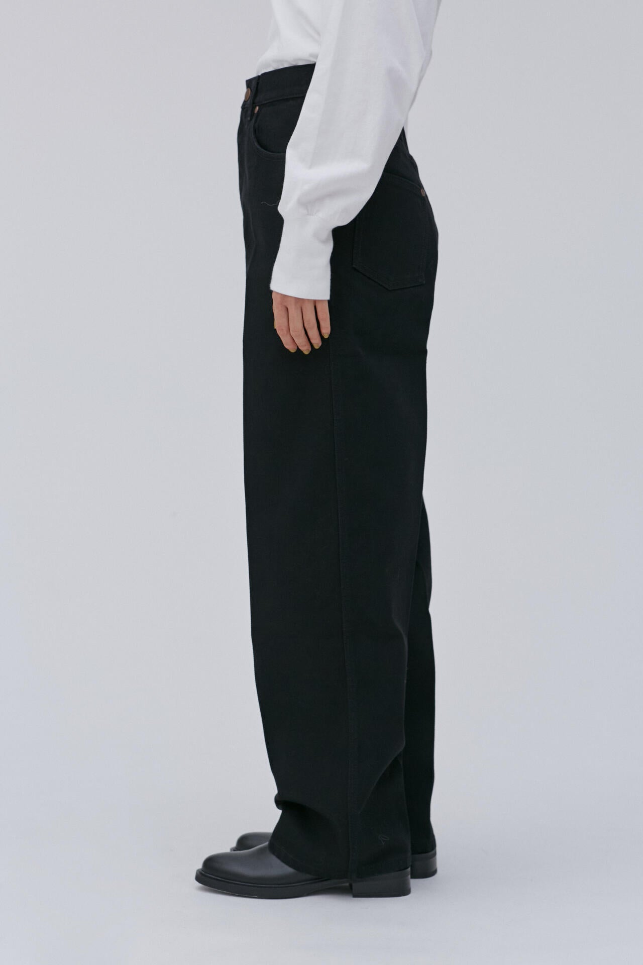 Cristaseya / HIGH WAISTED BLACK DENIM