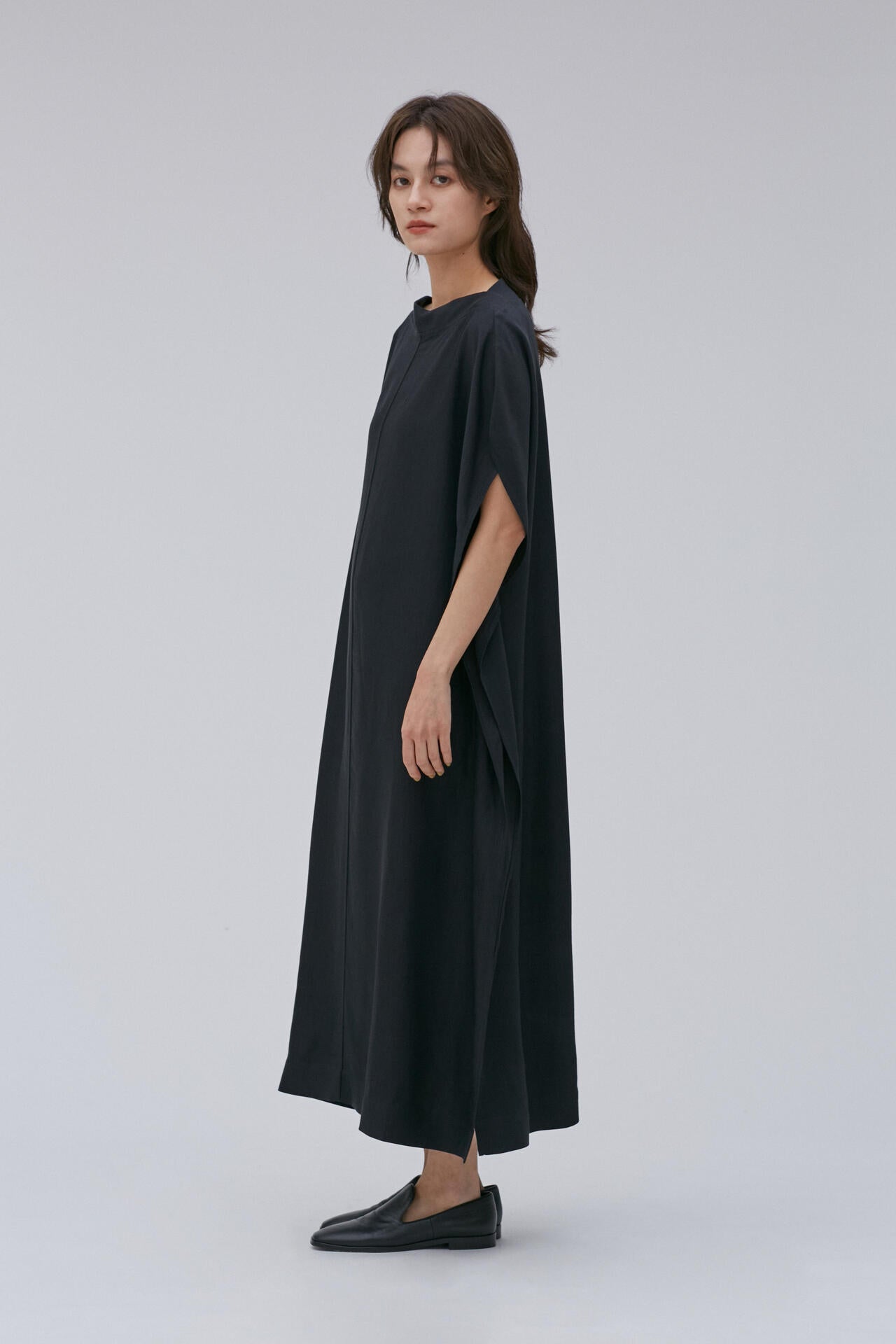 STUDIO NICHOLSON / VISCOSE LINEN TWILL SQUARE DRESS