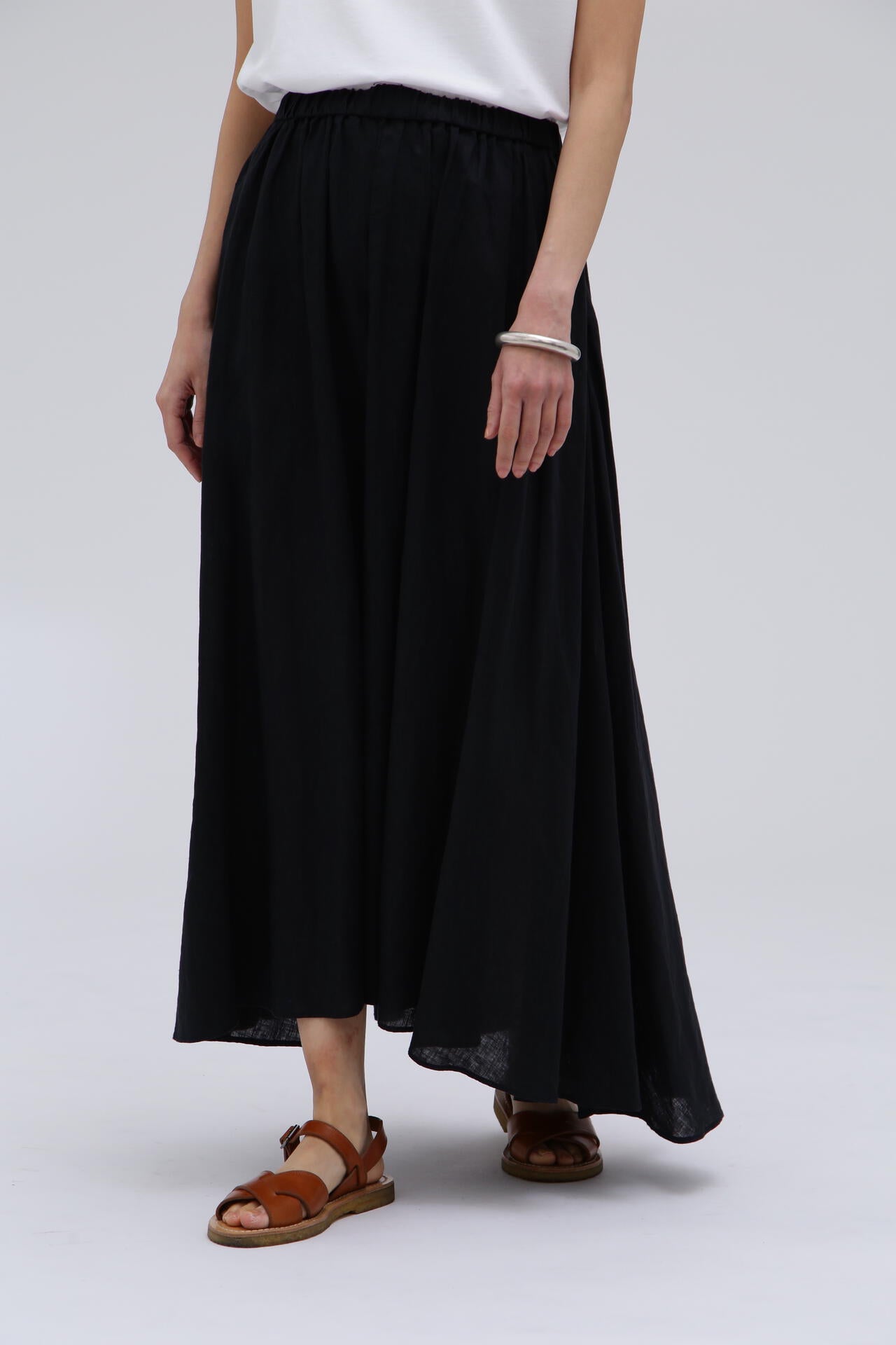 ATON / NATURAL DYED LINEN LAWN GATHERD SKIRT