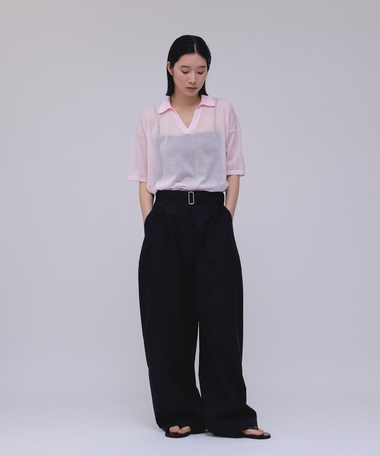 STUDIO NICHOLSON / LW NOISY COTTON BELTED ROUND LEG PANT