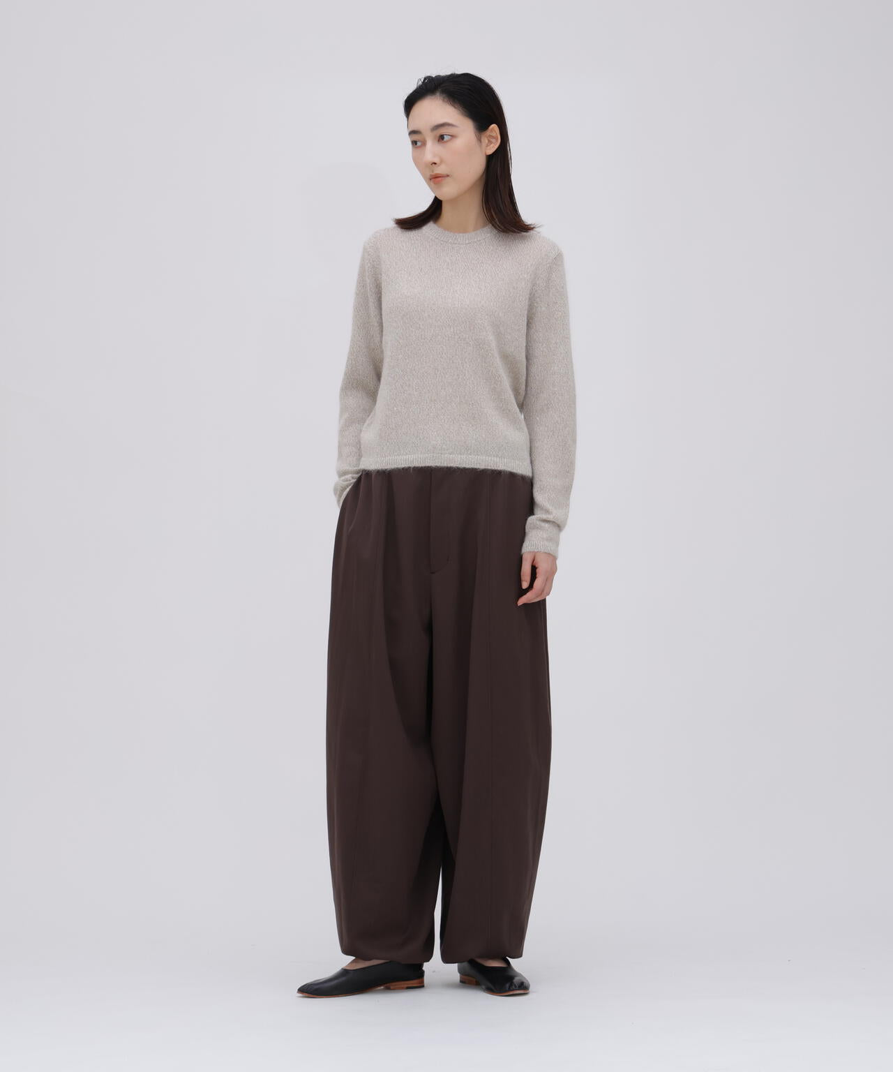 ATON / WOOL SATIN STRETCH EASY PANTS