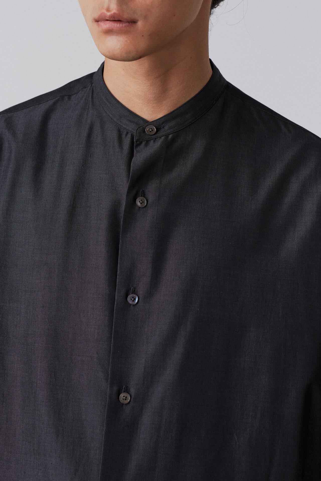 YLEVE / SILK CHAMBRAY SHIRT