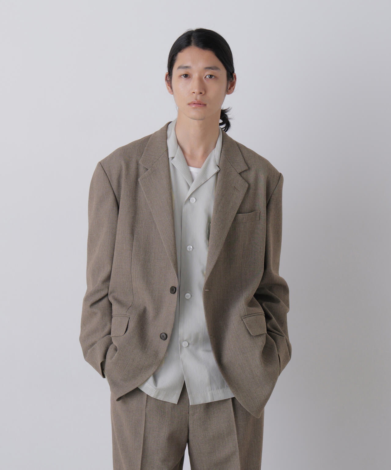 181cm C:84 W:70 H:91 着用サイズ:4