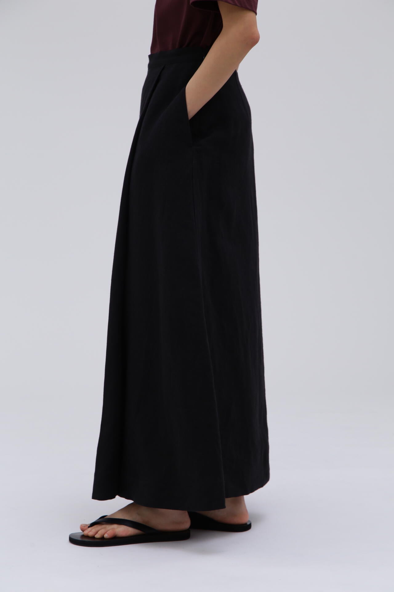THE LIBRARY / LINEN SKIRT